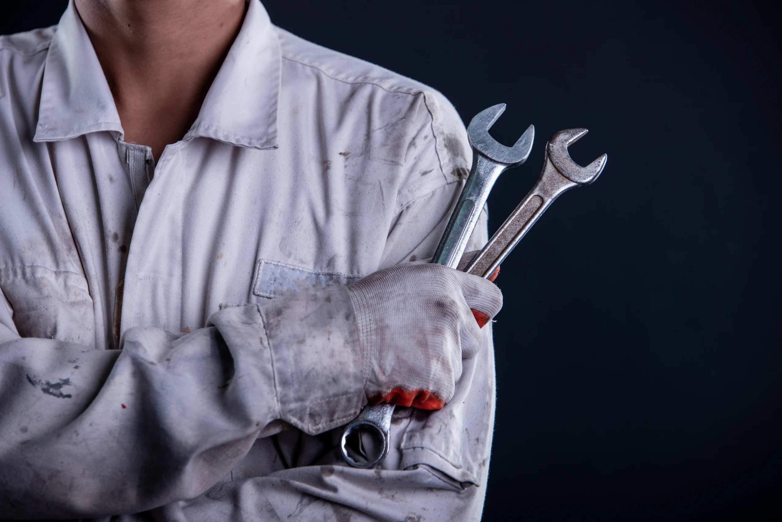 Técnico reparando electrodoméstico en Madrid